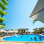 Aquamarine - Pool & Apartament