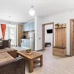 Apartament Aquamarine - Pool & Năvodari
