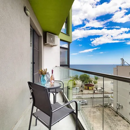 Aquamarine - Pool & 那沃达利