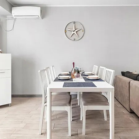 Aquamarine - Pool & 那沃达利