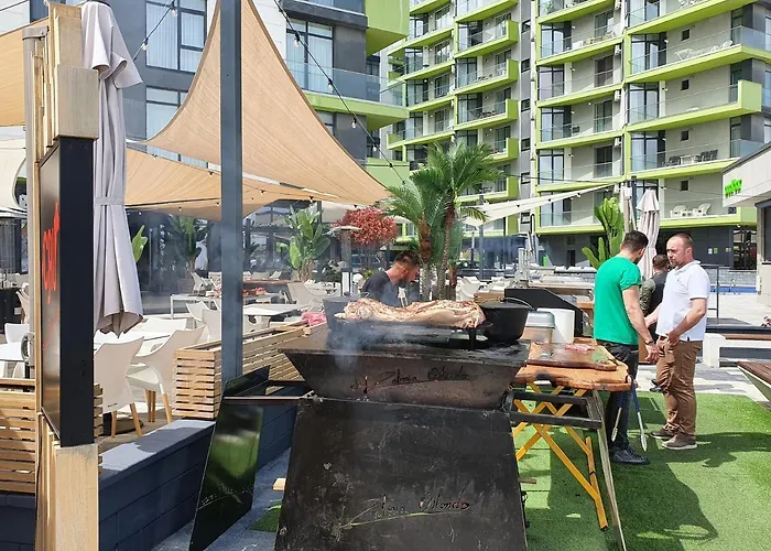 Aquamarine - Pool & *