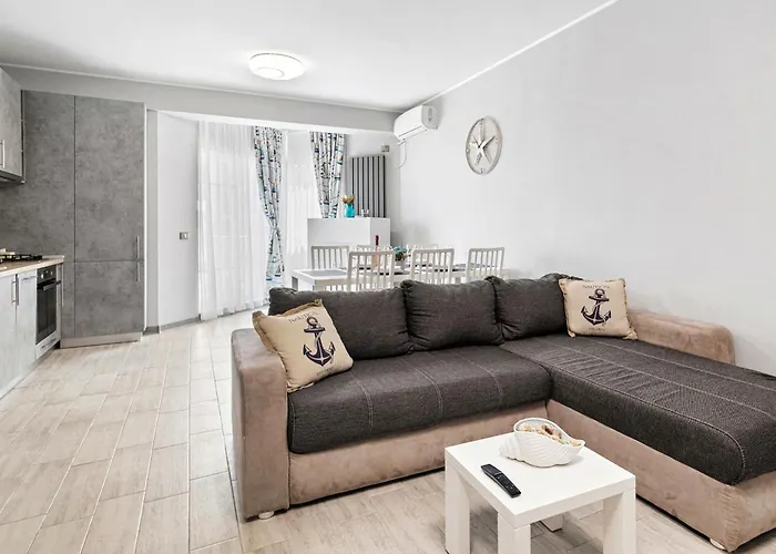 Aquamarine - Pool & * Năvodari