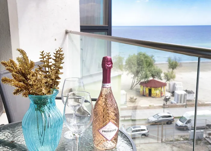 Aquamarine - Pool & Lejlighed