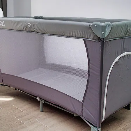 Aquamarine - Pool & דירה Năvodari