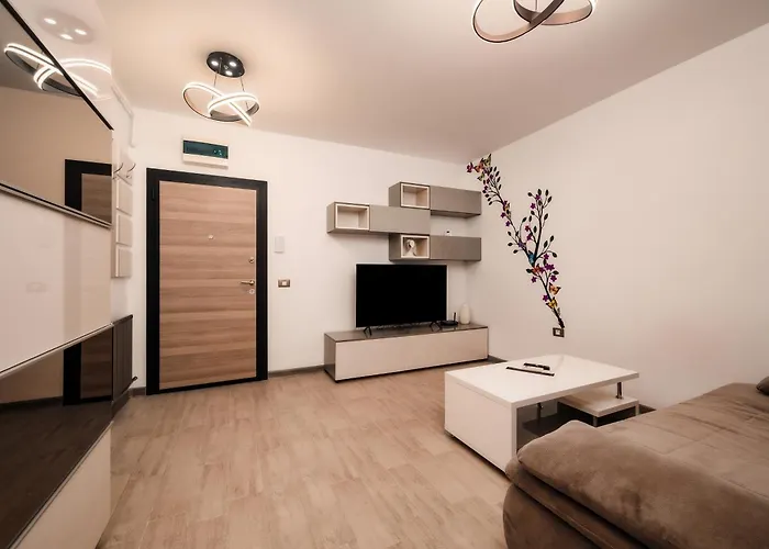 Aquamarine - Pool & דירה Năvodari