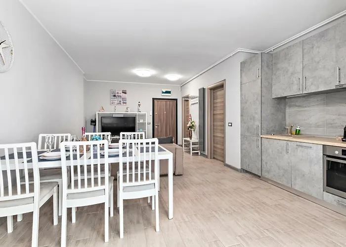 Aquamarine - Pool & דירה *