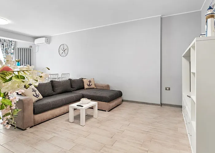 דירה Aquamarine - Pool & Năvodari